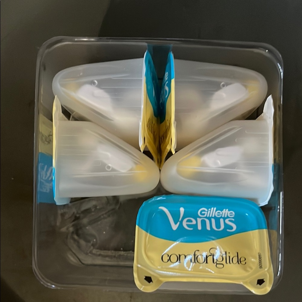 NEW Gillette Venus ComfortGlide Women's Razor Cartridges